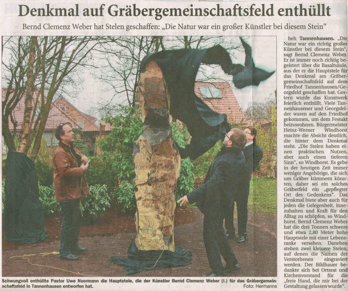 Denkmal am Gr�bergemeinschaftsfeld enth�llt