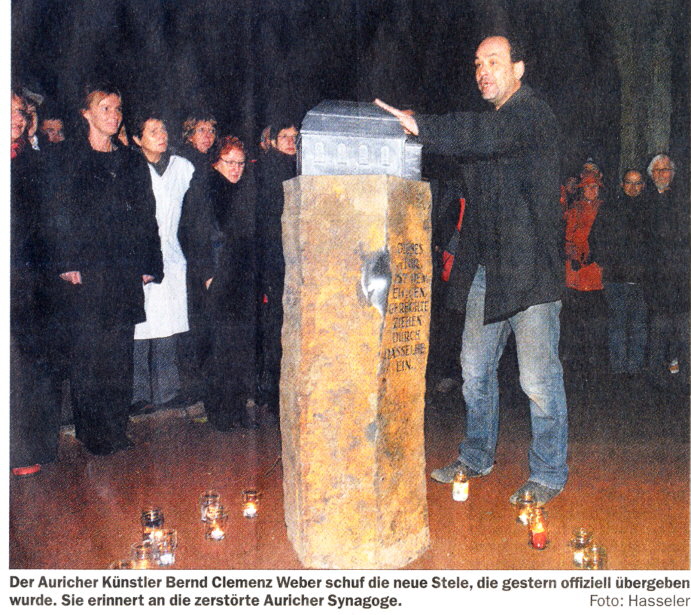 Stele erinnert an Bild